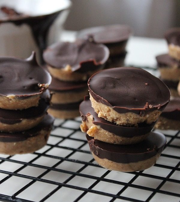 Simple Paleo Reese Cups